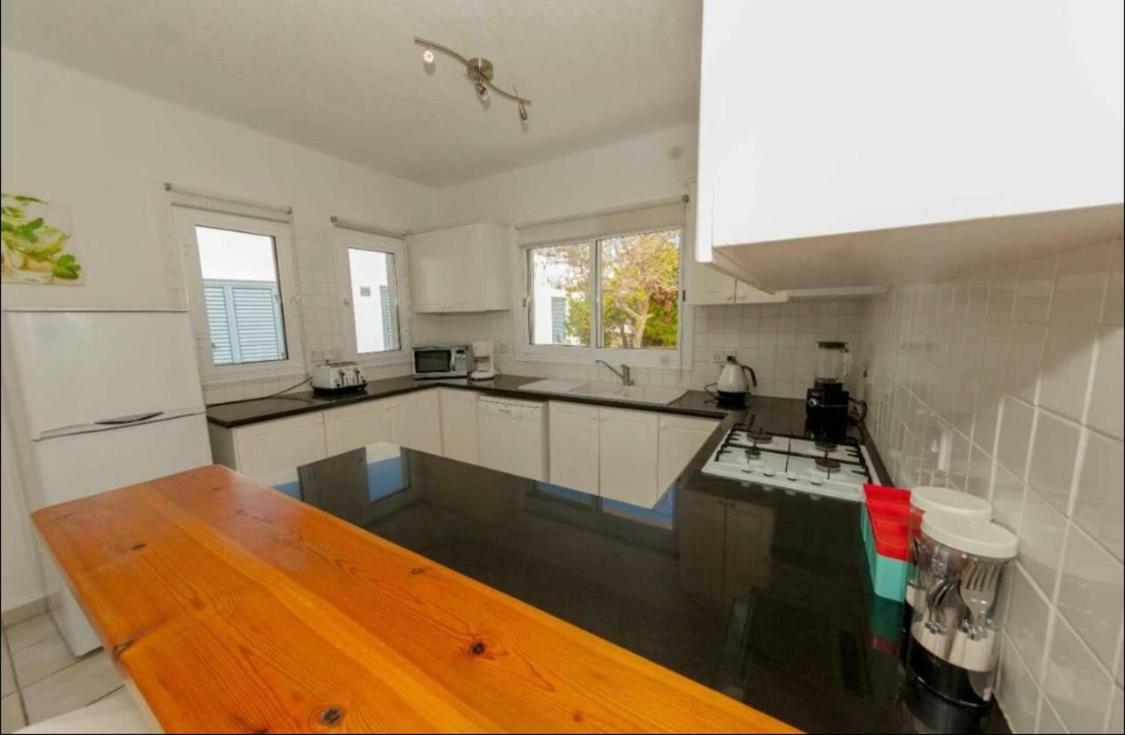34 Beach Villa Paphos 外观 照片